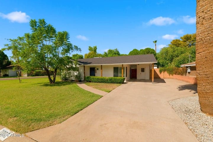 2002 N 39TH Street, Phoenix, AZ