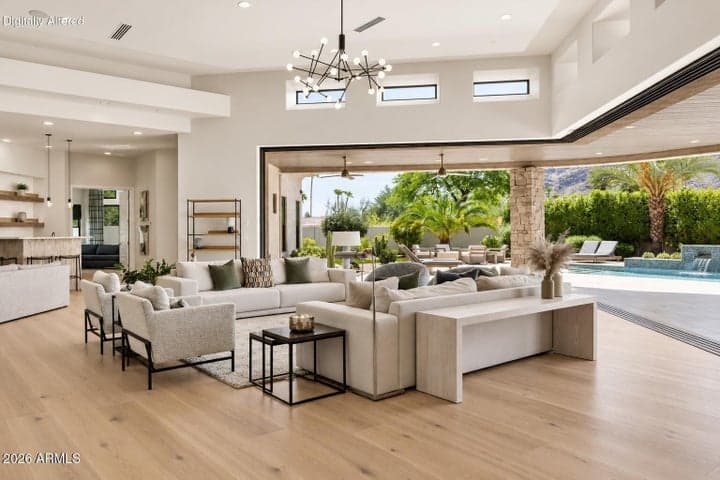 8700 N 55TH Place, Paradise Valley, AZ