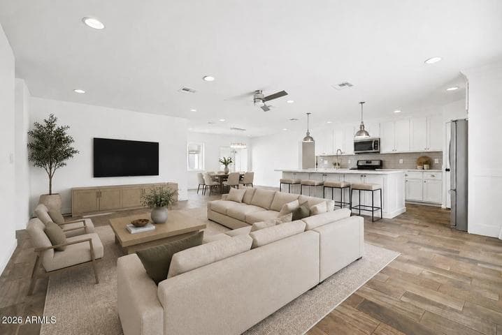 4622 E VIRGINIA Avenue, Phoenix, AZ