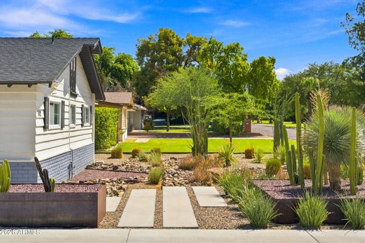702 E DESERT PARK Lane, Phoenix, AZ