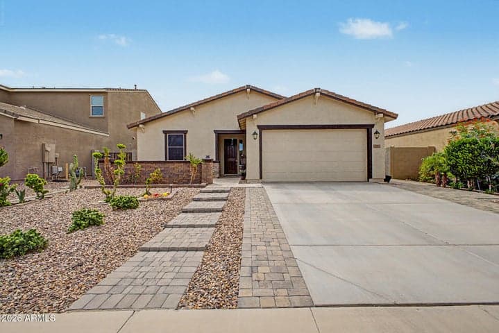 359 W SATINKA Drive, San Tan Valley, AZ