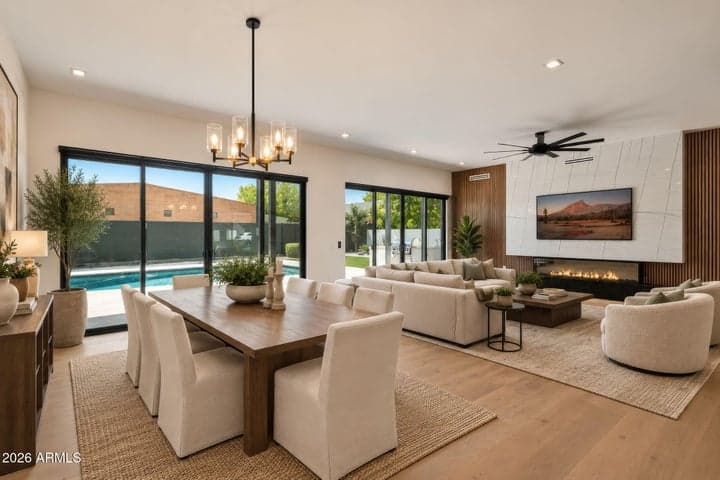 3446 N 47TH Street, Phoenix, AZ