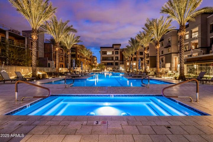5250 E DEER VALLEY Drive #332, Phoenix, AZ