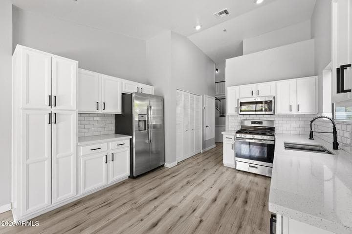 10359 E DAVENPORT Drive, Scottsdale, AZ