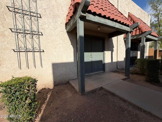 5910 W GOLDEN Lane, Glendale, AZ