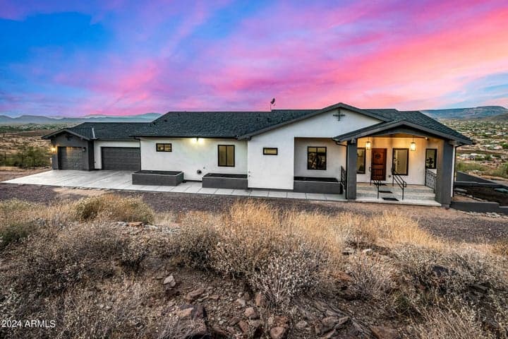 1829 W CLOUD Road, Phoenix, AZ