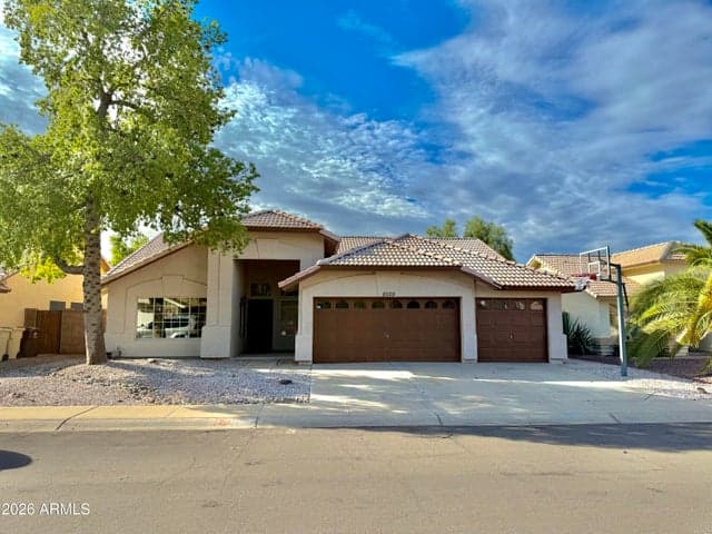 8529 W WILLOW Avenue, Peoria, AZ