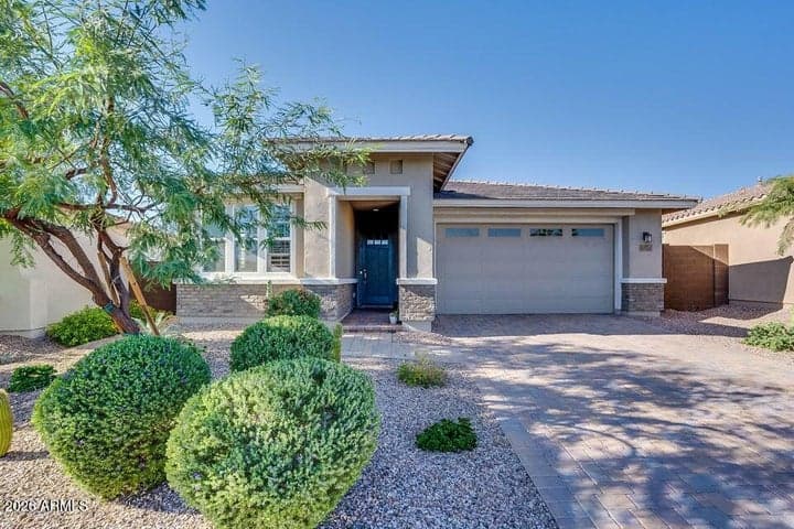 13742 W CHUCKS Avenue, Peoria, AZ