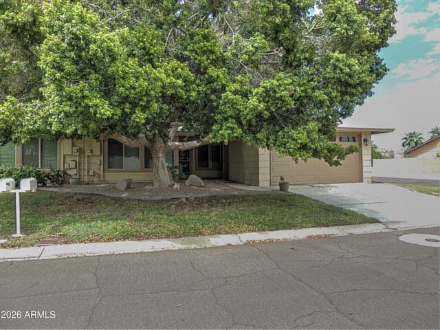 12166 S SHOSHONI Drive, Phoenix, AZ