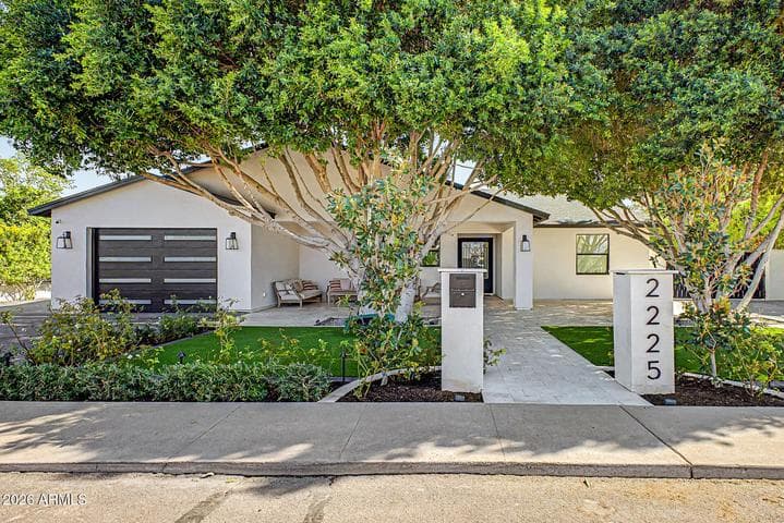 2225 E AMELIA Avenue, Phoenix, AZ