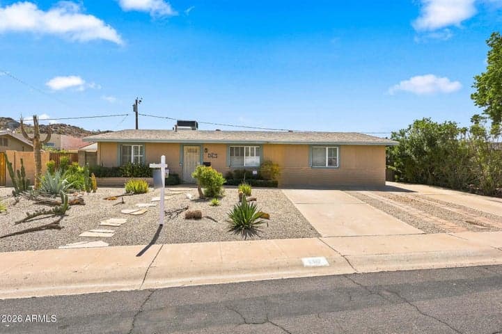 2217 E ACOMA Drive, Phoenix, AZ