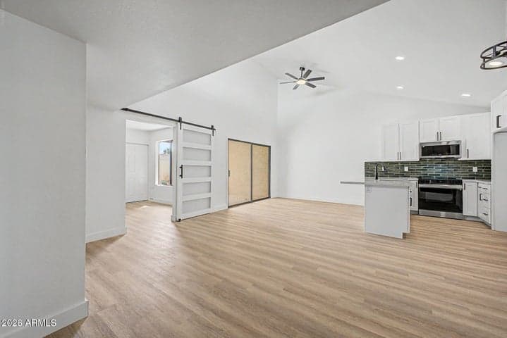 9471 E LAUREL Lane, Scottsdale, AZ