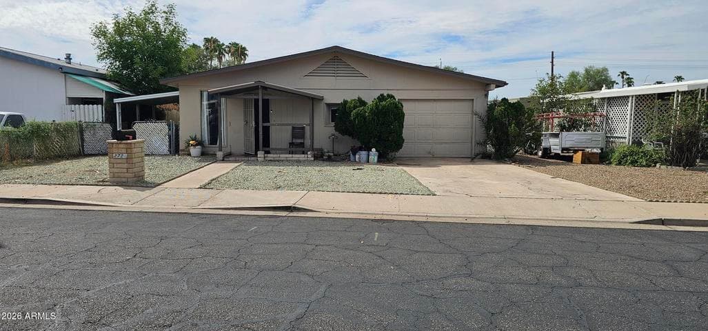 2725 E Bramble Avenue, Mesa, AZ