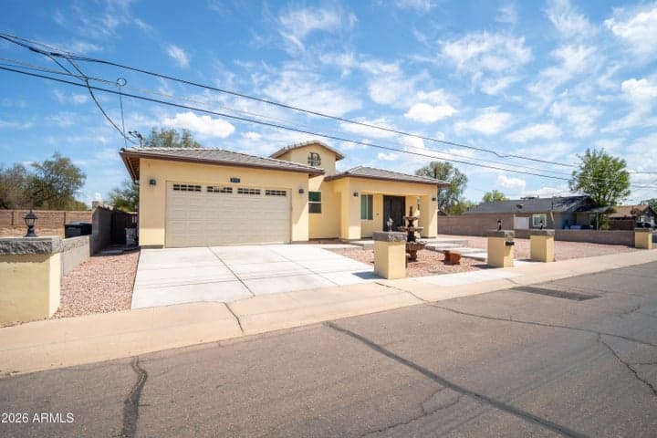 425 S HIDALGO Road, Chandler, AZ