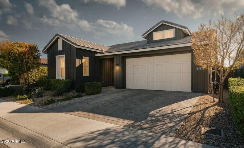 17171 W THOUSAND OAKS Street, Surprise, AZ