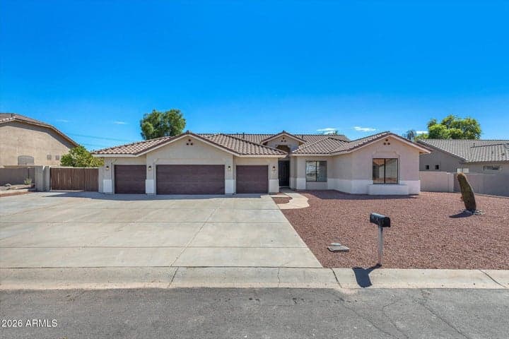 5533 W WEST WIND Drive, Glendale, AZ