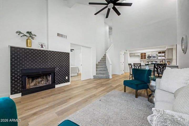 3302 E AIRE LIBRE Avenue #102, Phoenix, AZ