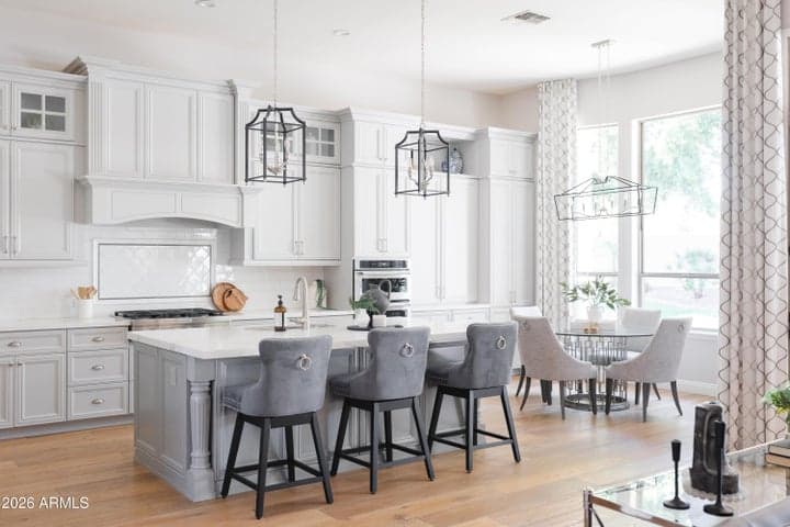 1670 W GRAND CANYON Drive, Chandler, AZ