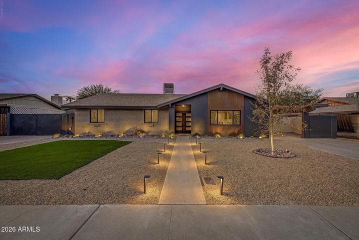 2808 E LUPINE Avenue, Phoenix, AZ