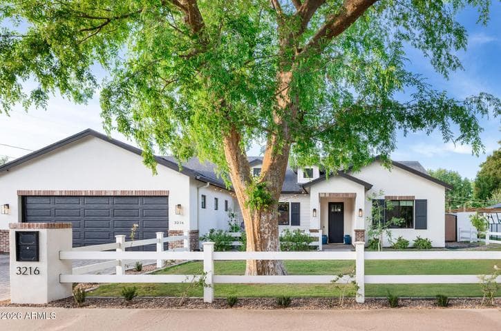 3216 E WELDON Avenue, Phoenix, AZ