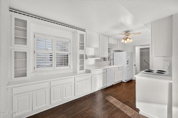 4444 E Paradise Village Parkway #140, Phoenix, AZ