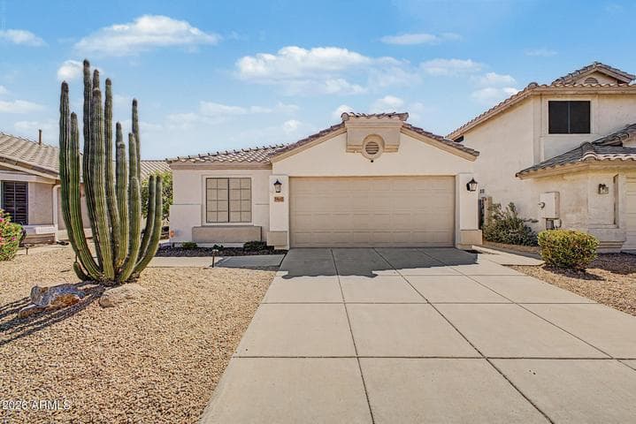 3807 W RUNION Drive, Glendale, AZ