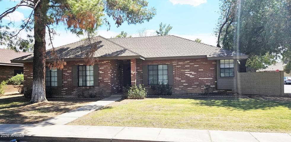 815 E LEXINGTON Avenue, Gilbert, AZ