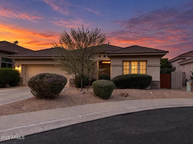 3818 E CREST Lane, Phoenix, AZ