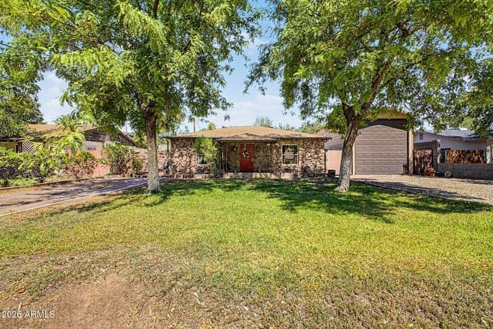 2216 W AUGUSTA Avenue, Phoenix, AZ