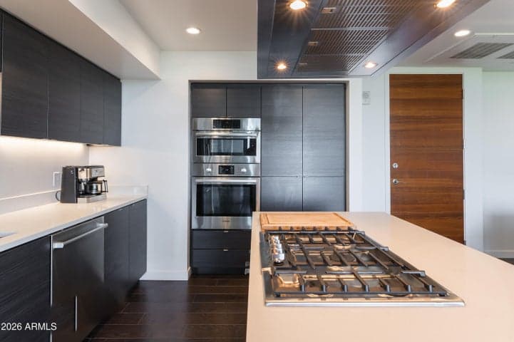 200 W PORTLAND Street #624, Phoenix, AZ