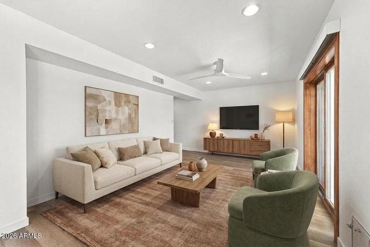 3629 E CHARTER OAK Road, Phoenix, AZ