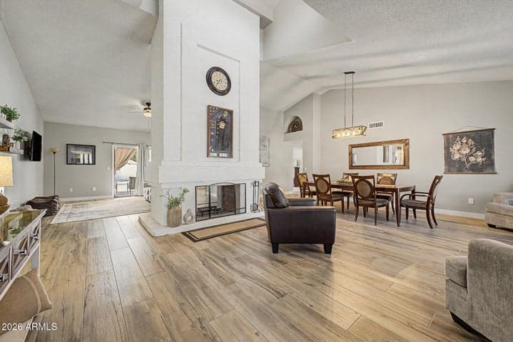801 E BRAEBURN Drive, Phoenix, AZ