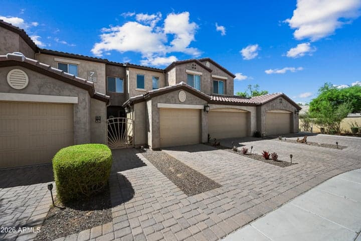250 W Queen Creek Road #Apt 221, Chandler, AZ