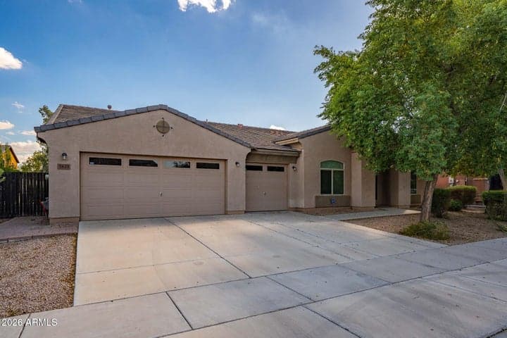 7621 W PECK Drive, Glendale, AZ