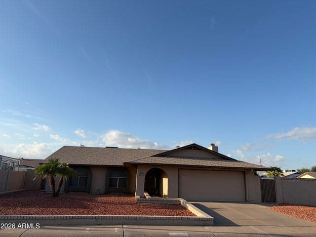 5831 W MURIEL Drive, Glendale, AZ