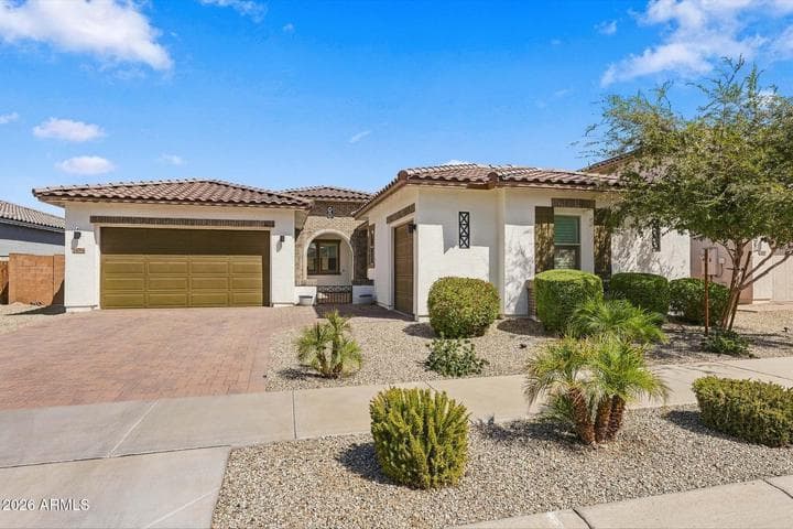 14054 W DESERT HOLLOW Drive, Surprise, AZ