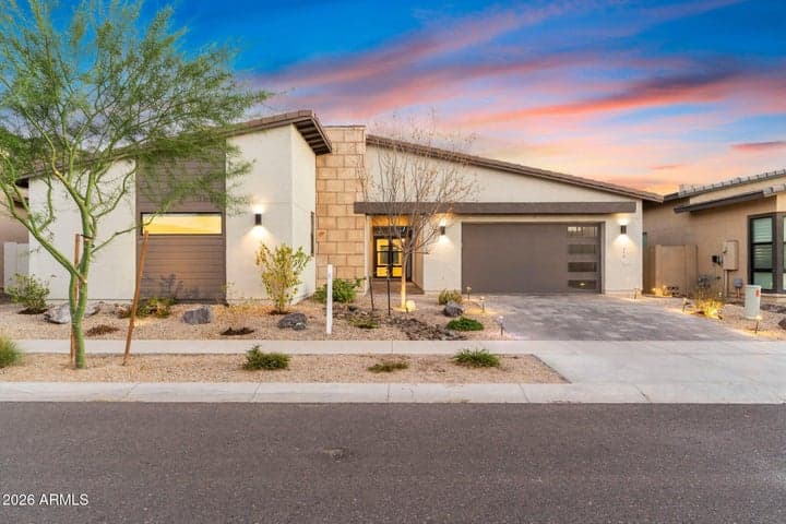 719 E Summerside Road, Phoenix, AZ