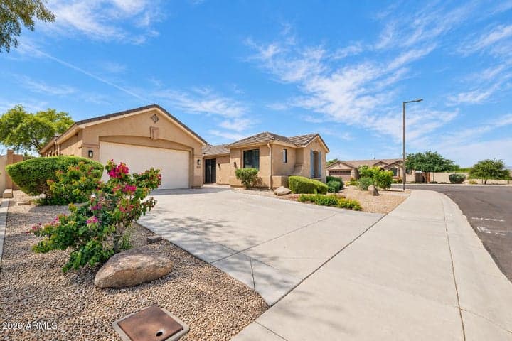 16195 W GLENROSA Avenue, Goodyear, AZ