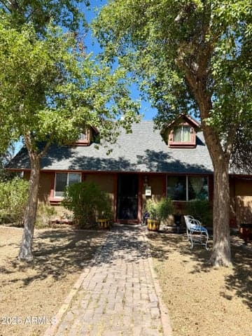 898 E OAKLAND Street, Chandler, AZ