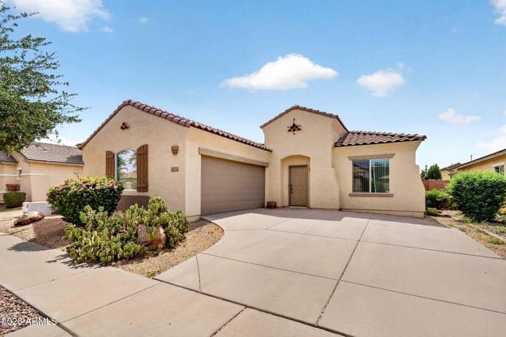 879 E Bellerive Place, Chandler, AZ