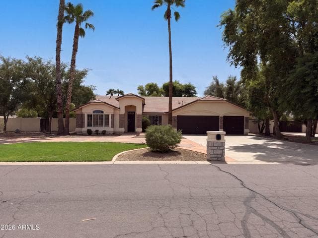 2599 E ARROWHEAD Trail, Gilbert, AZ