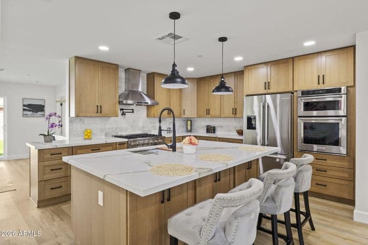 8632 E HIGHLAND Avenue, Scottsdale, AZ