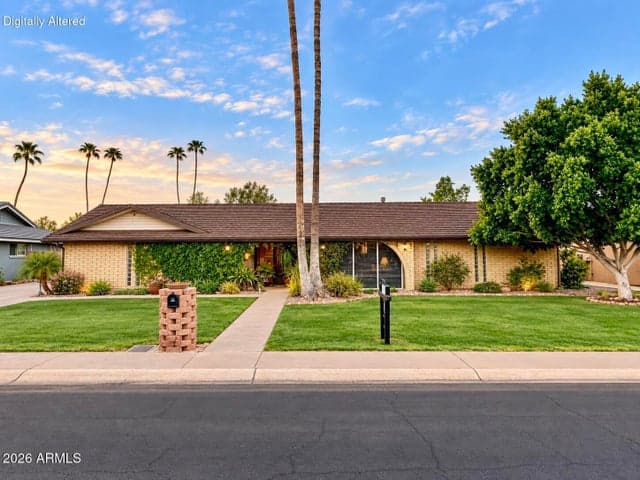 19 E CANTERBURY Court, Phoenix, AZ