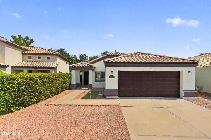909 S SCALLOP Drive, Gilbert, AZ