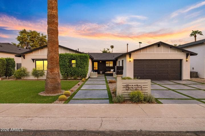 5321 E PINCHOT Avenue, Phoenix, AZ