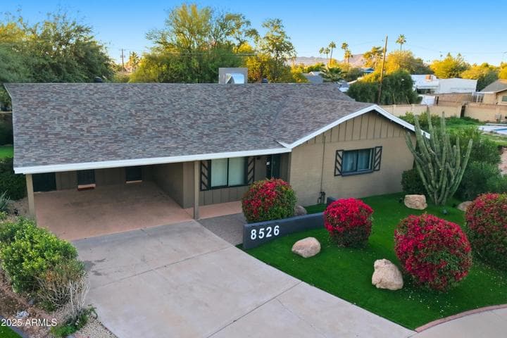 8526 E WHITTON Avenue, Scottsdale, AZ