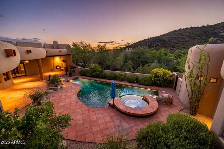 8300 E DIXILETA Drive #227, Scottsdale, AZ