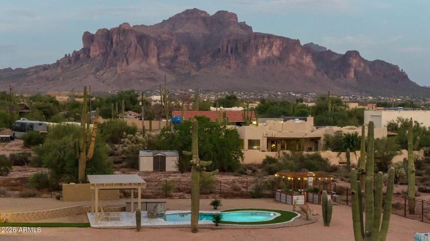 4921 N WOLVERINE PASS Road, Apache Junction, AZ