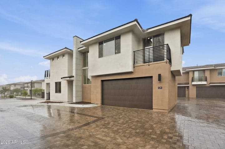 2121 W SONORAN DESERT Drive #126, Phoenix, AZ