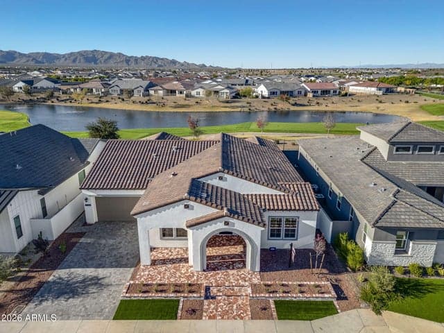 17568 W CRAWFORDSVILLE Drive, Surprise, AZ